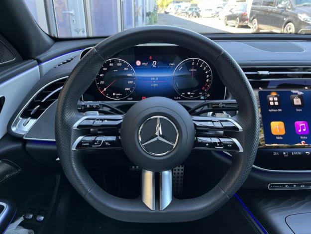 MERCEDES-BENZ Třída E E 300e kombi EQ AMG Night (11/18)