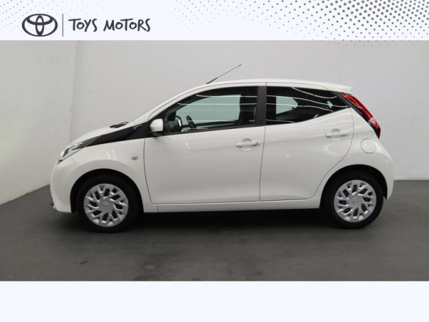 TOYOTA Aygo 1.0 VVT-i x-play  