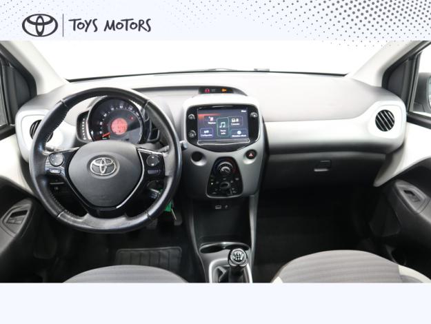 TOYOTA Aygo 1.0 VVT-i x-play  