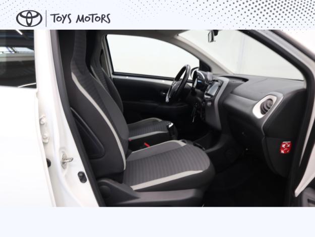 TOYOTA Aygo 1.0 VVT-i x-play  