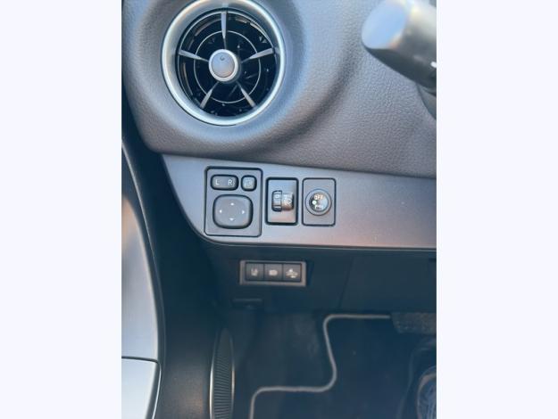 TOYOTA Yaris 110 VVT-i CVT Design connect Y20 / Pack confort  