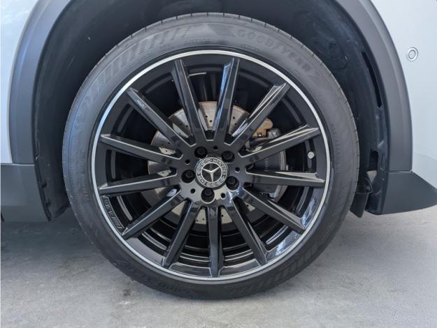 MERCEDES-BENZ GLA 200 AMG Line  