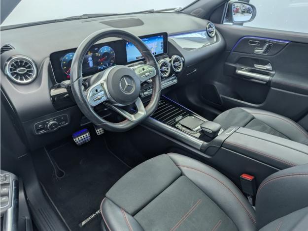 MERCEDES-BENZ GLA 200 AMG Line  