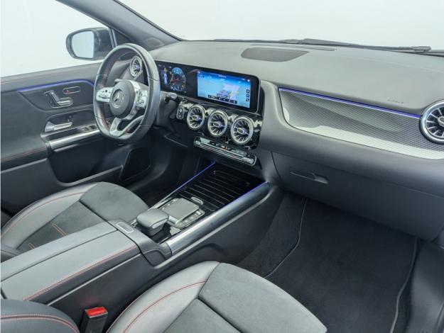 MERCEDES-BENZ GLA 200 AMG Line  