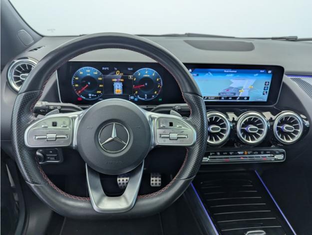 MERCEDES-BENZ GLA 200 AMG Line  