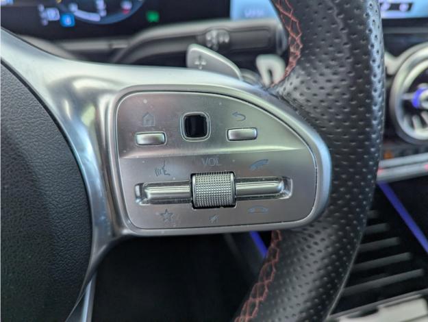 MERCEDES-BENZ GLA 200 AMG Line  