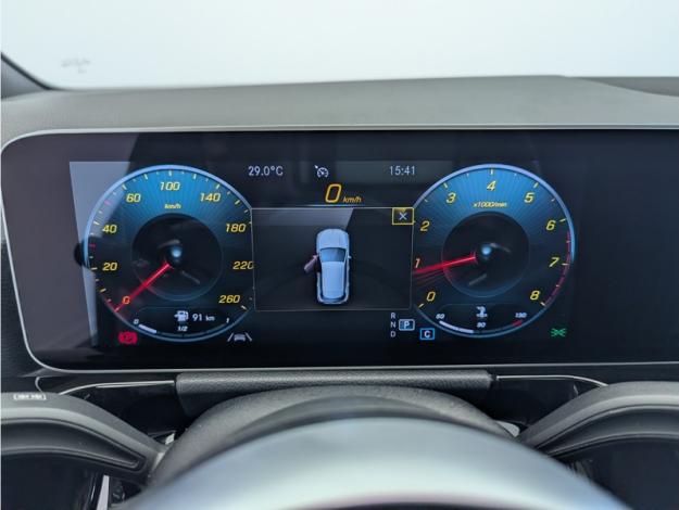 MERCEDES-BENZ GLA 200 AMG Line  