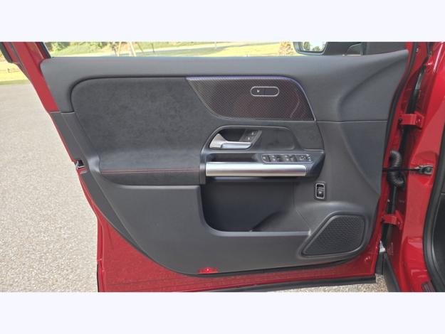 MERCEDES-BENZ GLA 180 Edition 140  GLA 180 Edition 140