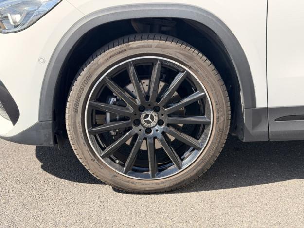 MERCEDES-BENZ GLA 250 e AMG Line  