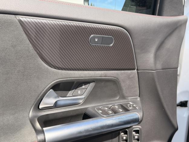 MERCEDES-BENZ GLA 250 e AMG Line  