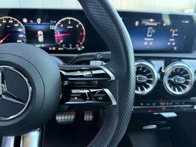 MERCEDES-BENZ Classe A 180 d AMG Line  
