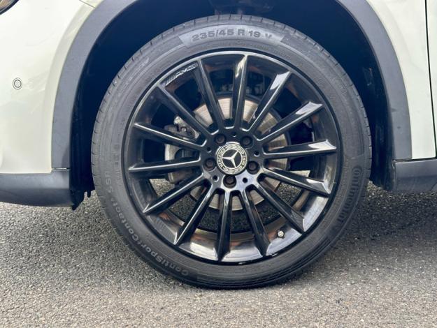 MERCEDES-BENZ GLA 200 d Starlight Edition  