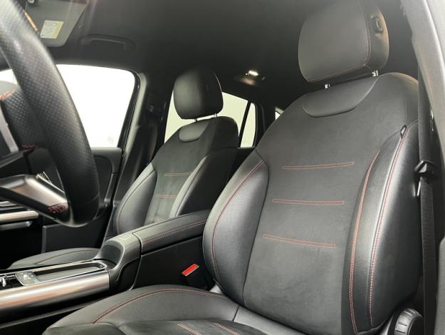 MERCEDES-BENZ GLA 200 d AMG Line  
