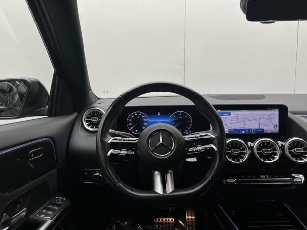 MERCEDES-BENZ GLA 200 d AMG Line  