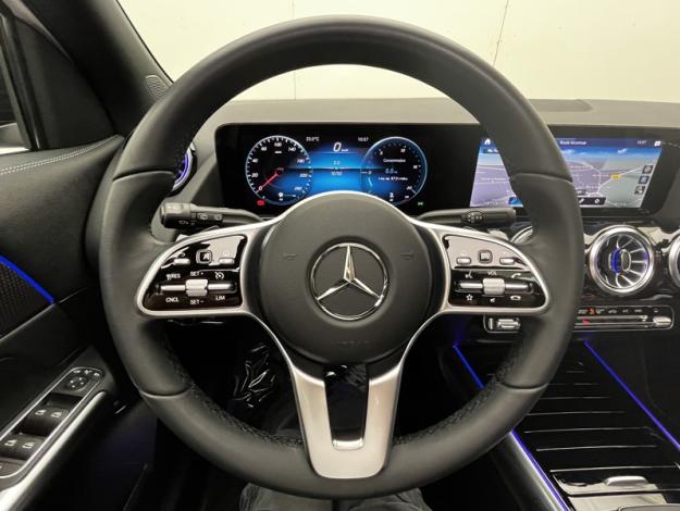 MERCEDES-BENZ GLA 200 Progressive Line  