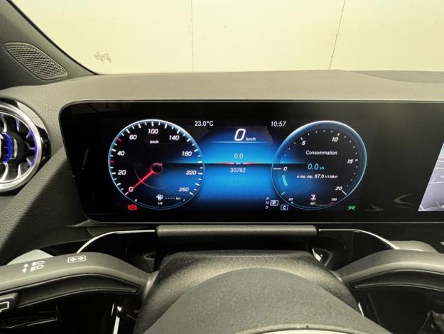 MERCEDES-BENZ GLA 200 Progressive Line  