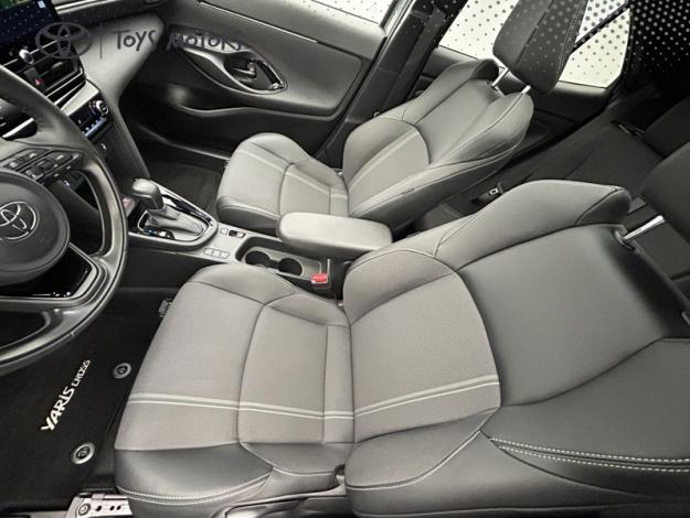 TOYOTA Yaris Cross 1.5 130H PREMIERE   