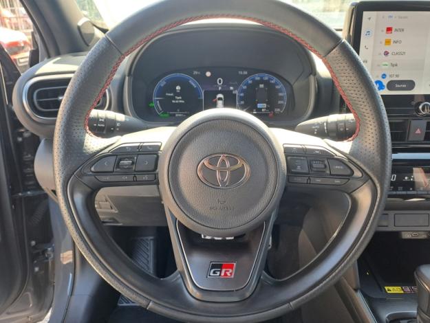 TOYOTA Yaris Cross 1.5 130H GR SPORT   