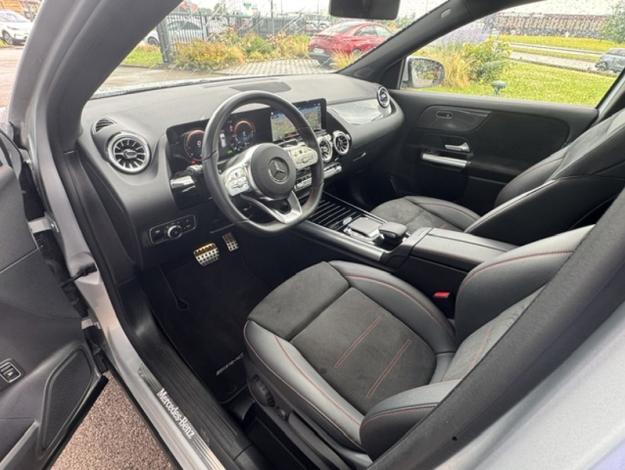 MERCEDES-BENZ GLA 250 e AMG Line  GLA 250 e AMG Line