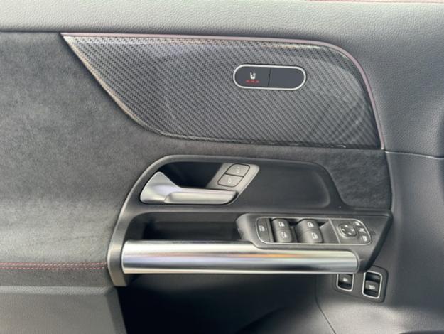 MERCEDES-BENZ GLA 250 e AMG Line  GLA 250 e AMG Line