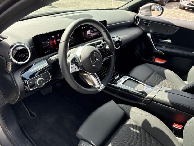 MERCEDES-BENZ A-Třída A 180 Progressive Edition (10/18)