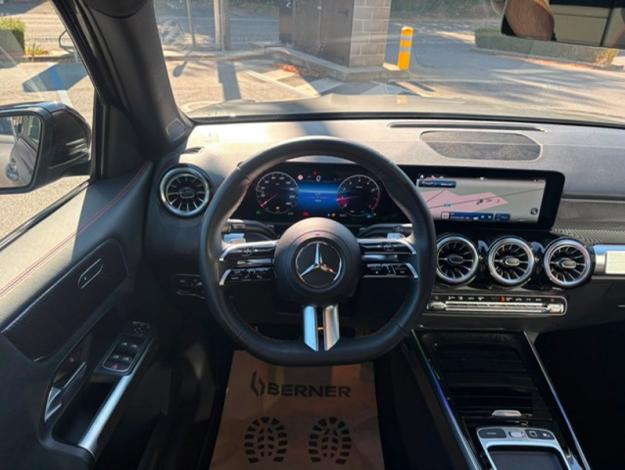 MERCEDES-BENZ GLB 180 AMG Pack Night 7 places Pano  