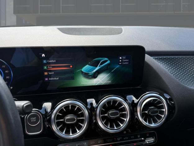 MERCEDES-BENZ EQA EQA 300 4MATIC