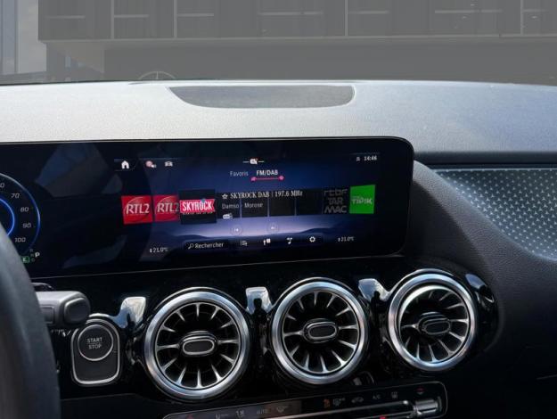 MERCEDES-BENZ EQA EQA 300 4MATIC