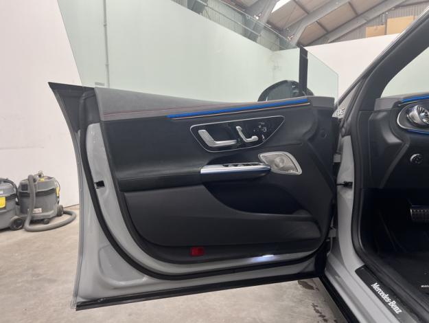 MERCEDES-BENZ EQE EQE 300