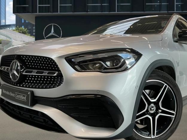 MERCEDES-BENZ GLA 200 d AMG Pack Night Pano  