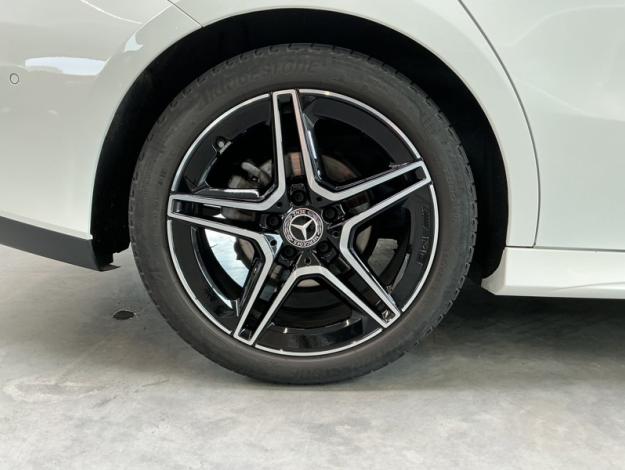 MERCEDES-BENZ CLA 180 Coupé AMG Pack Night  