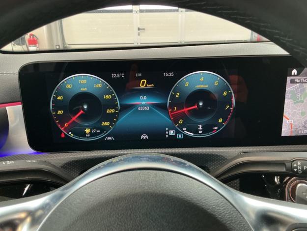 MERCEDES-BENZ CLA 180 Coupé AMG Pack Night  