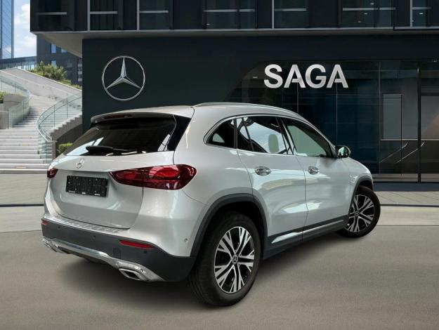 MERCEDES-BENZ GLA 180 d Luxury Line  