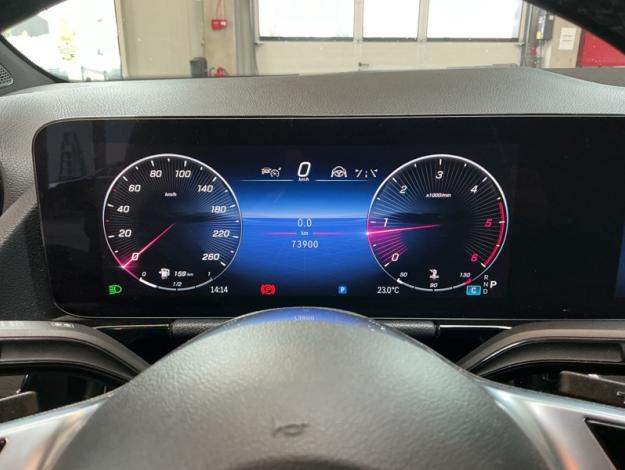 MERCEDES-BENZ GLA 180 d Luxury Line  
