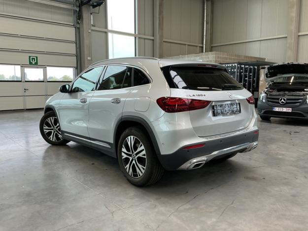 MERCEDES-BENZ GLA 180 d Luxury Line  