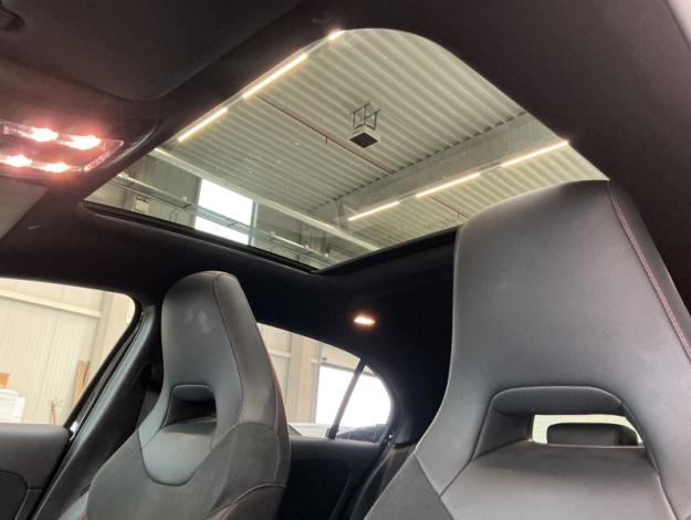 MERCEDES-BENZ A 180 AMG Pack Night Pano  