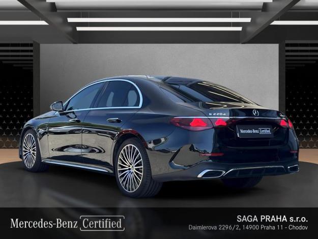 MERCEDES-BENZ  Třídy E E 220 d 4MATIC AMG Line Panorama (3/18)