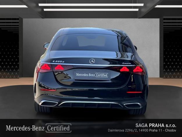 MERCEDES-BENZ  Třídy E E 220 d 4MATIC AMG Line Panorama (4/18)