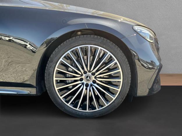 MERCEDES-BENZ  Třídy E E 220 d 4MATIC AMG Line Panorama (9/18)