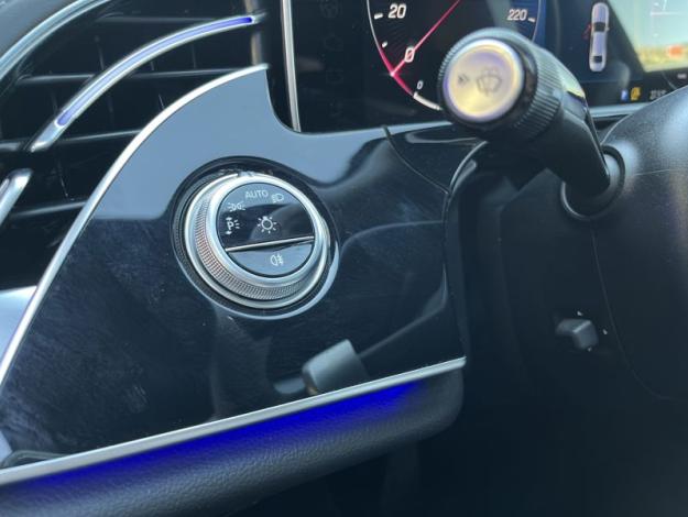 MERCEDES-BENZ  Třídy E E 220 d 4MATIC AMG Line Panorama (12/18)
