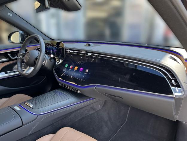 MERCEDES-BENZ  Třídy E E 220 d 4MATIC AMG Line Panorama (15/18)