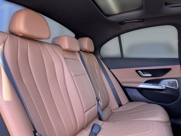 MERCEDES-BENZ  Třídy E E 220 d 4MATIC AMG Line Panorama (17/18)