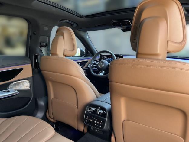 MERCEDES-BENZ  Třídy E E 220 d 4MATIC AMG Line Panorama (18/18)