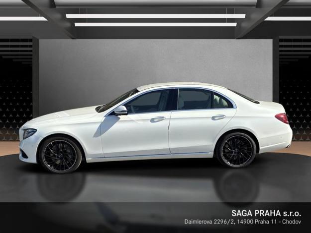 MERCEDES-BENZ  Třídy E E 400 4MATIC Designo (2/18)
