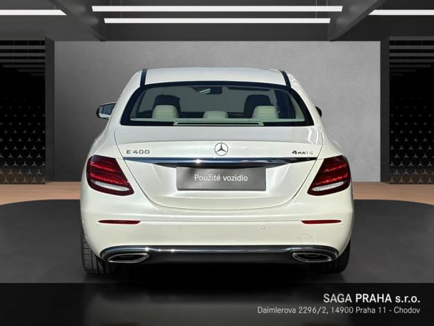 MERCEDES-BENZ  Třídy E E 400 4MATIC Designo (4/18)