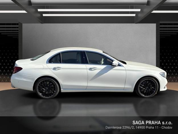 MERCEDES-BENZ  Třídy E E 400 4MATIC Designo (6/18)