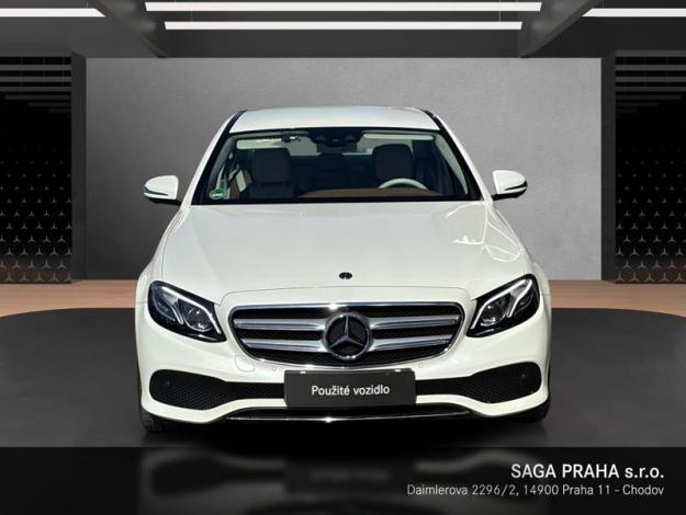MERCEDES-BENZ  Třídy E E 400 4MATIC Designo (8/18)