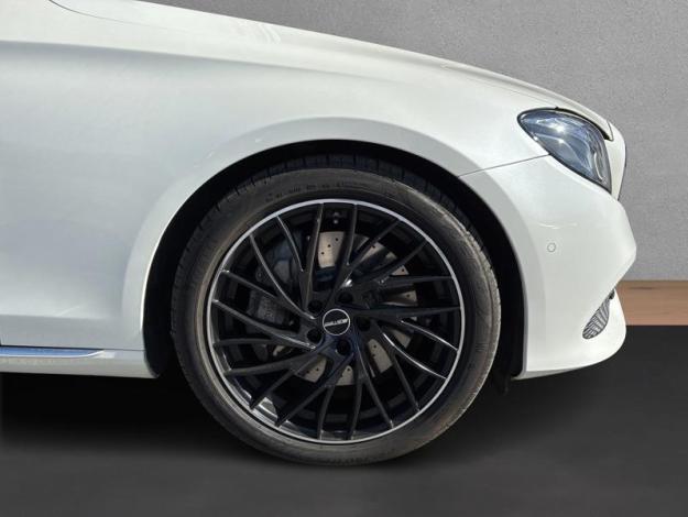 MERCEDES-BENZ  Třídy E E 400 4MATIC Designo (9/18)