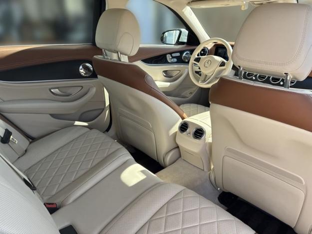 MERCEDES-BENZ  Třídy E E 400 4MATIC Designo (17/18)