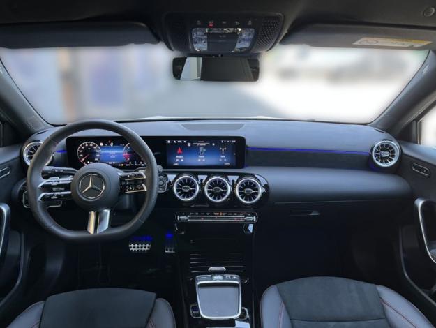 MERCEDES-BENZ  Třídy A A 200 d AMG Style Edition (14/17)
